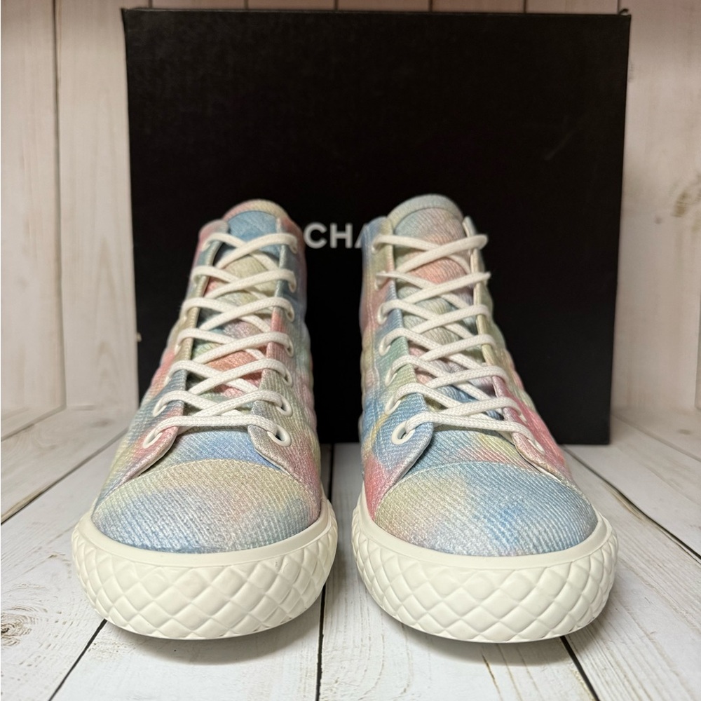 CHANEL Printed Fabric Quilted High Top Sneakers Green/Pink/Blue/White Sz 39 / 9 - Picture 4 of 13